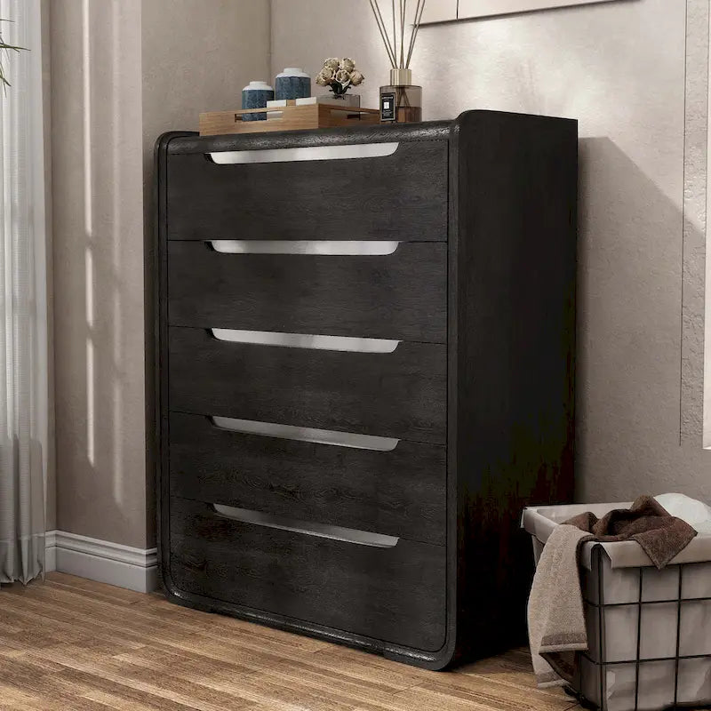 Commode moderne à 5 tiroirs Addeso en bois massif de Furniture of America