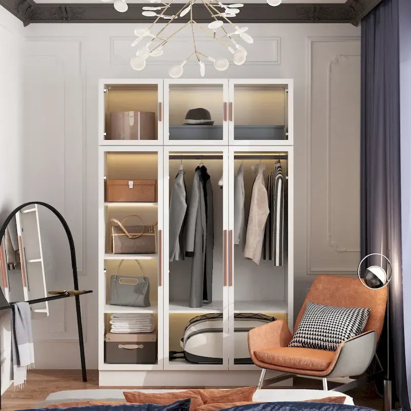 Armoire-penderie à portes vitrées avec éclairage intégré