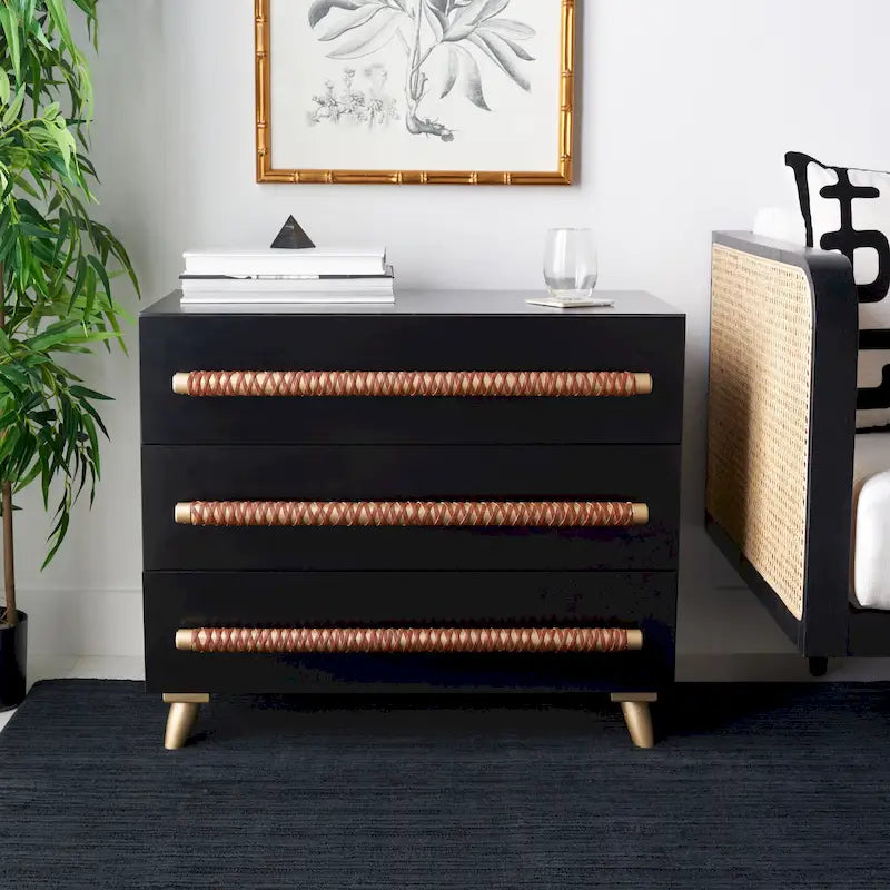 Commode de chambre à coucher SAFAVIEH Audra à 3 tiroirs.